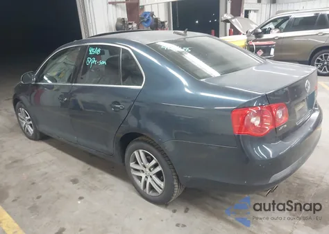 2006 Volkswagen Jetta 2.5 z USA, uszkodzony, nr VIN 3VWSG71K76M775900